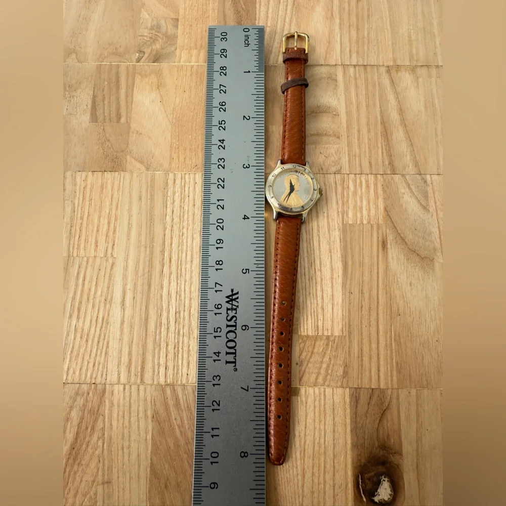 Vintage Claremont ladies two tone penny face watch NEW BATTERY